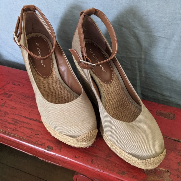 NWOT BCBGeneration Espadrille Wedges with Ankle Strap 7.5 - Picture 1 of 7